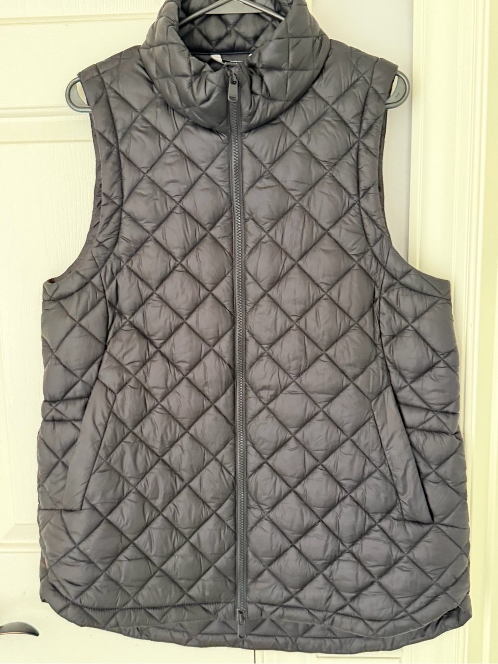 Athleta Quilted Black Sleeveless Puffer Vest